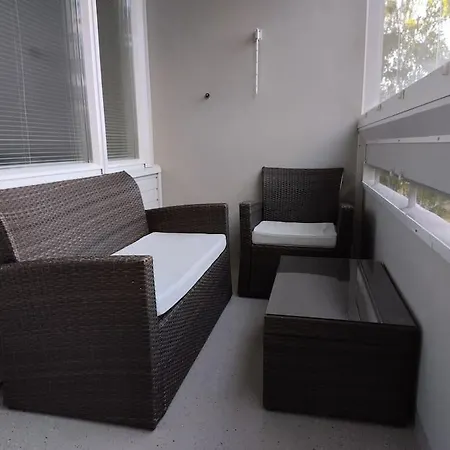 Family With Parking アパート