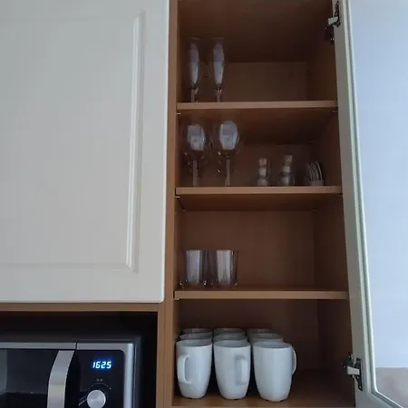 Family With Parking アパート ヴァンター