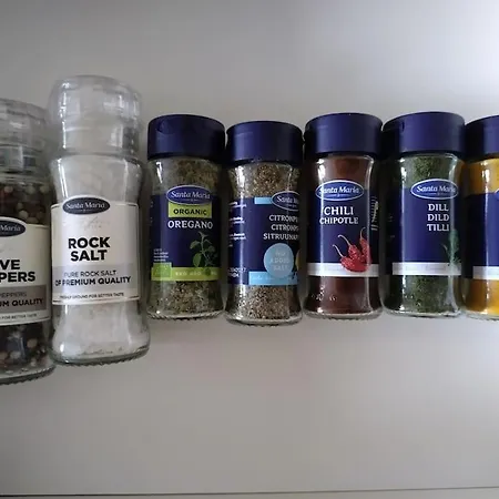 Family With Parking アパート