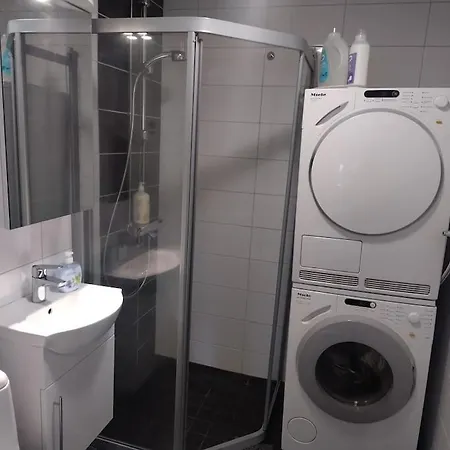 Family With Parking アパート *